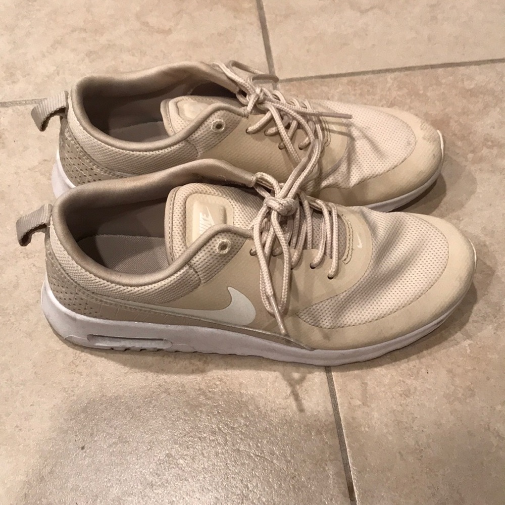 Nike air max Thea, gold size 7.5